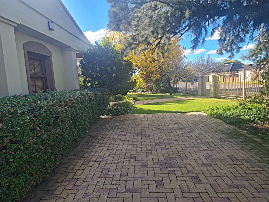 6 Bedroom Property for Sale in Senekal Free State